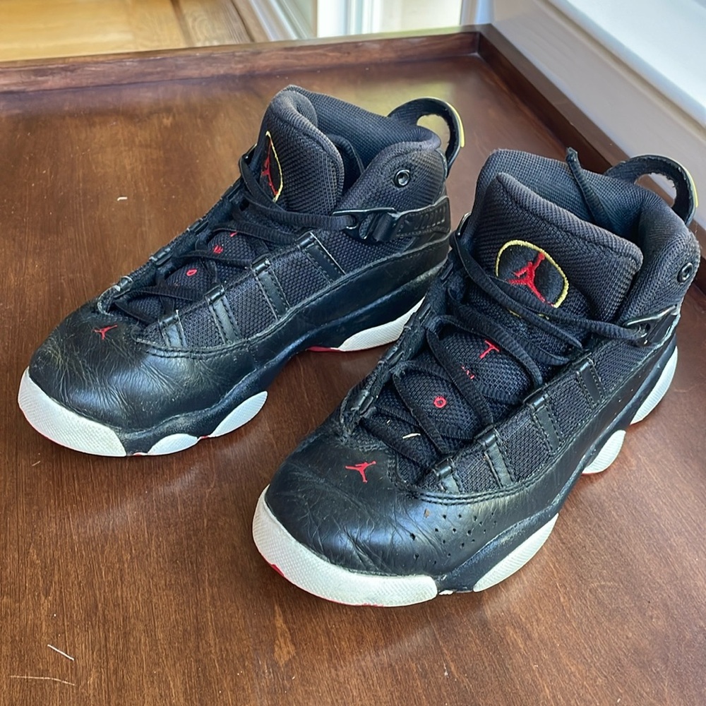 Boys Nike Jordans size 2Y